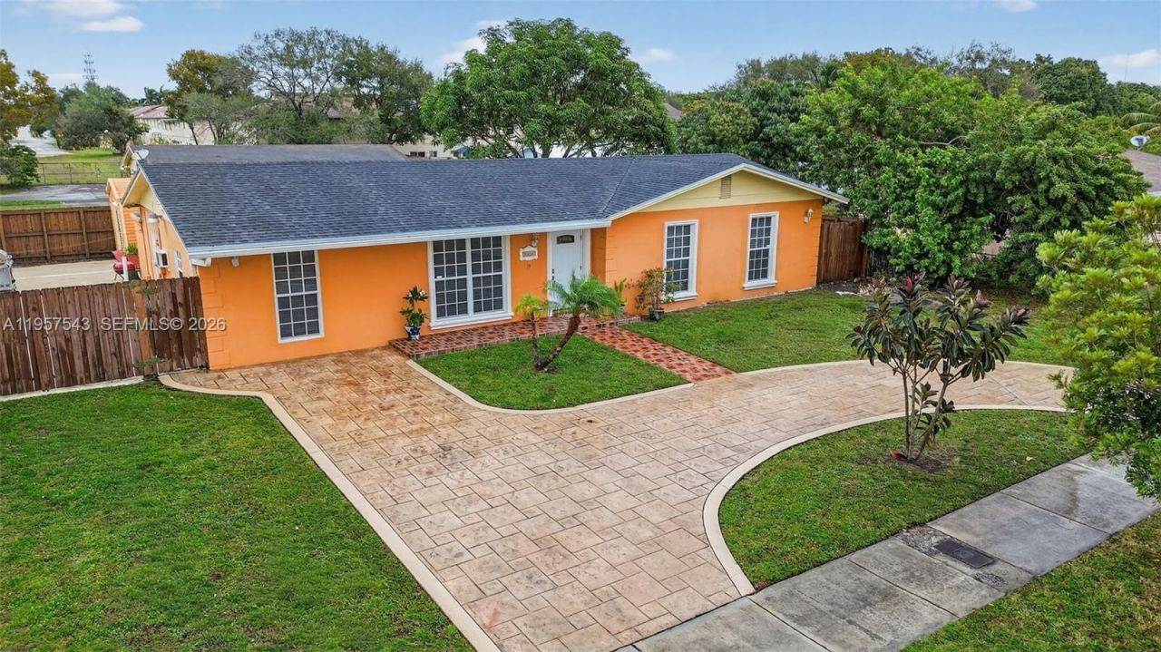 3427 NW 196th Ln, Miami Gardens, FL 33056 Photo