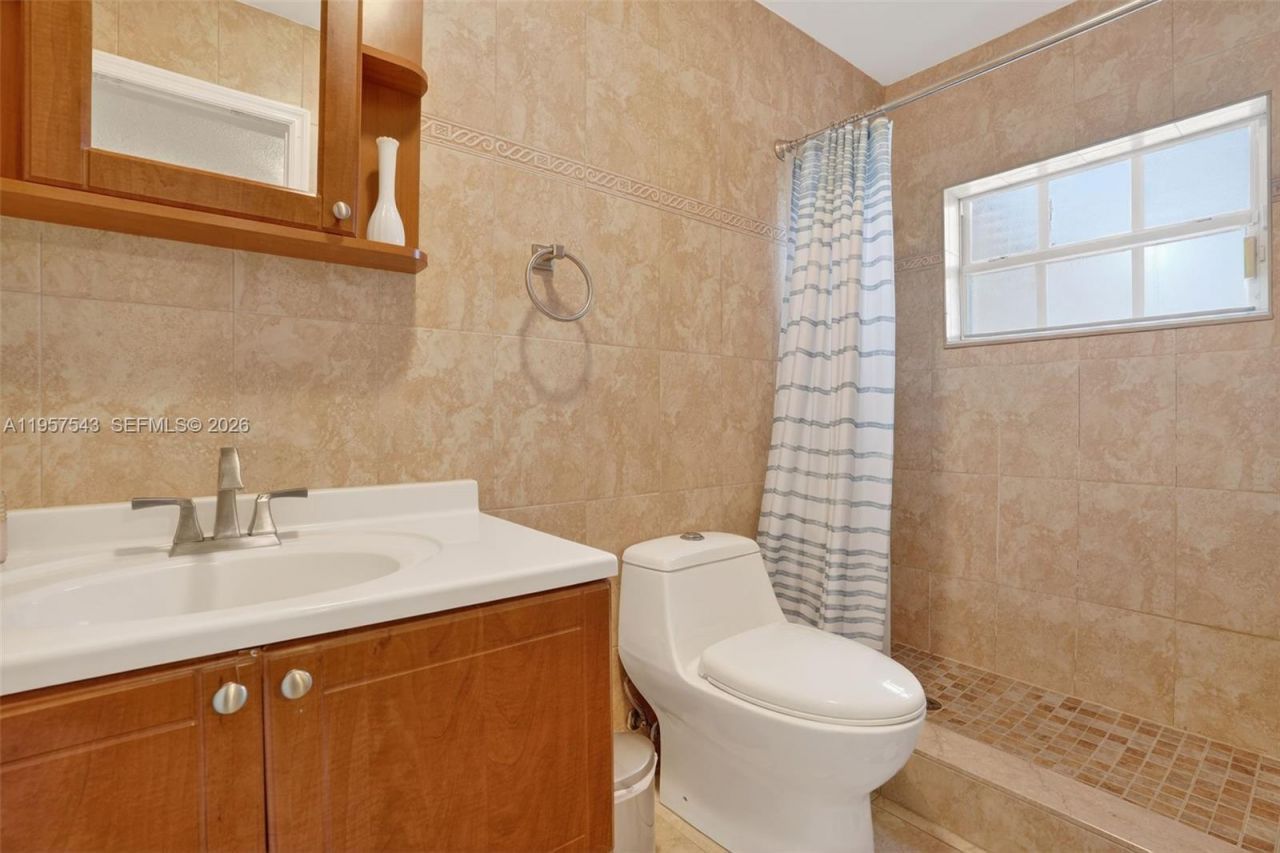 3427 NW 196th Ln, Miami Gardens, FL 33056 Photo