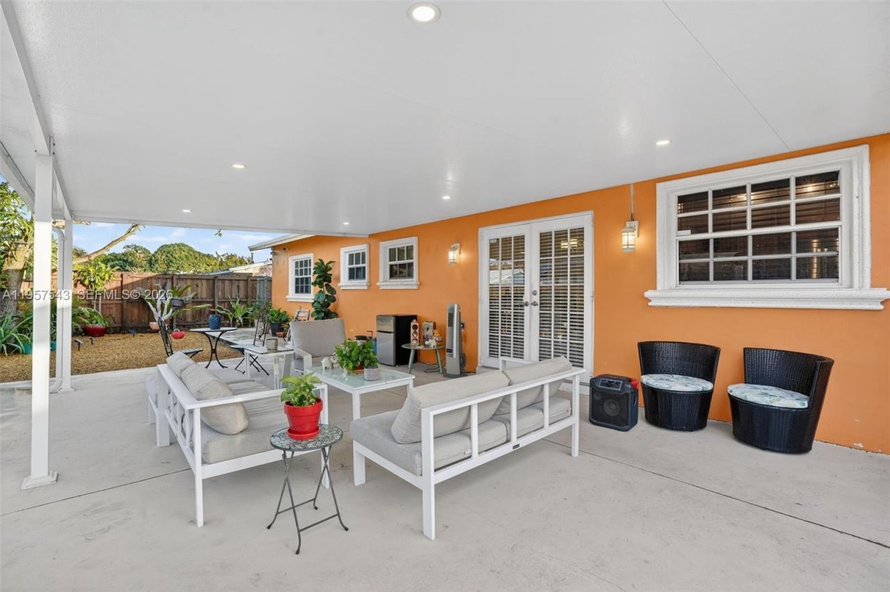 3427 NW 196th Ln, Miami Gardens, FL 33056 Photo