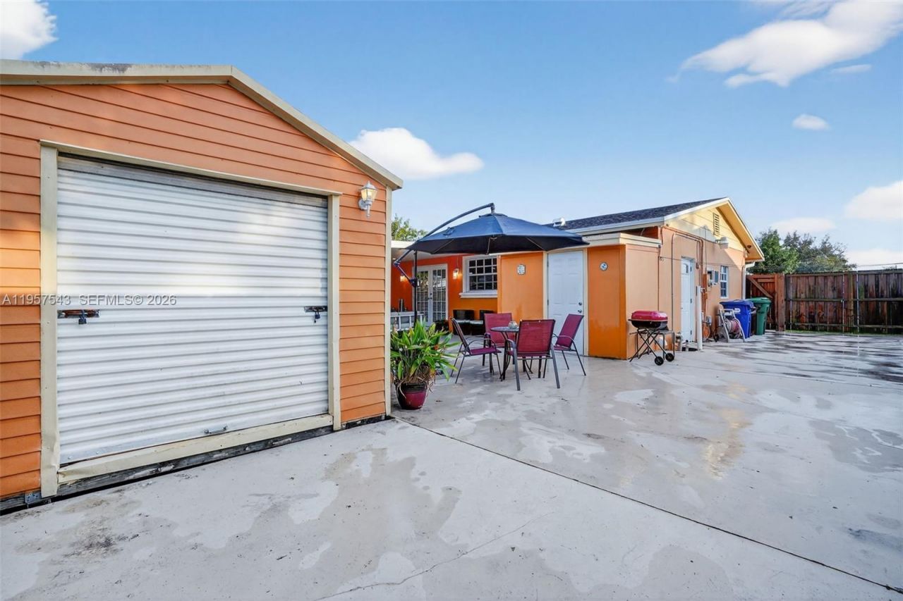 3427 NW 196th Ln, Miami Gardens, FL 33056 Photo