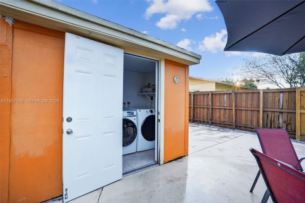 3427 NW 196th Ln, Miami Gardens, FL 33056 Photo