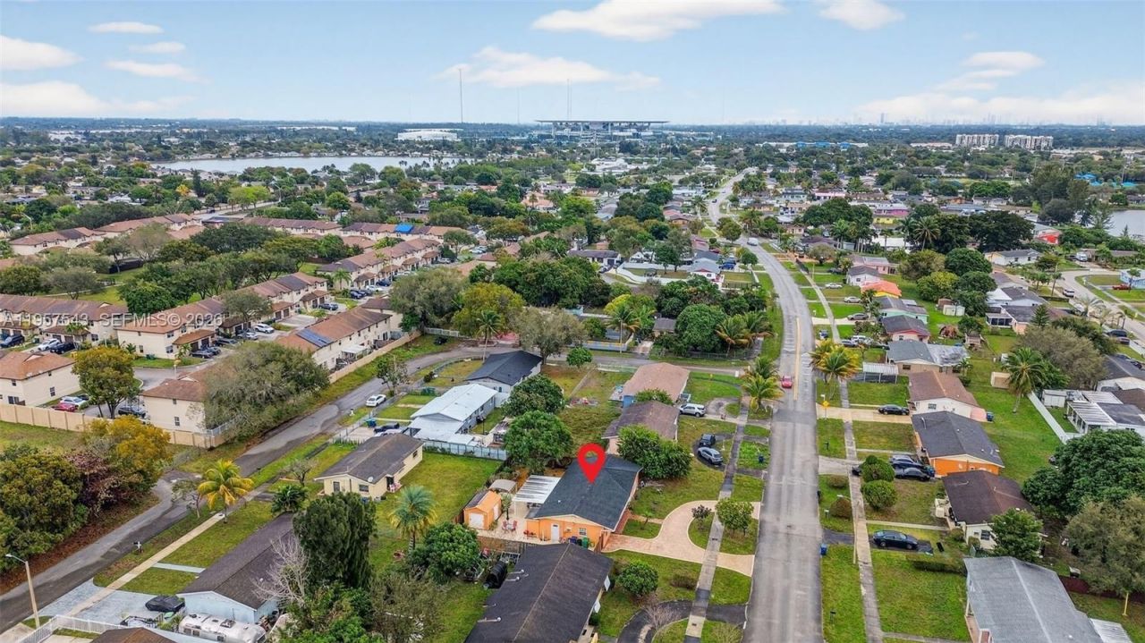 3427 NW 196th Ln, Miami Gardens, FL 33056 Photo