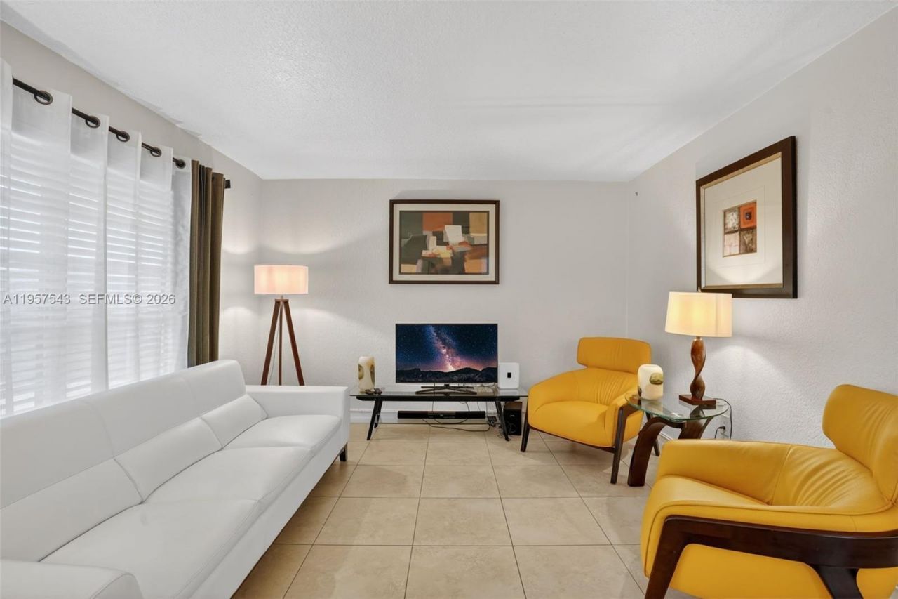 3427 NW 196th Ln, Miami Gardens, FL 33056 Photo