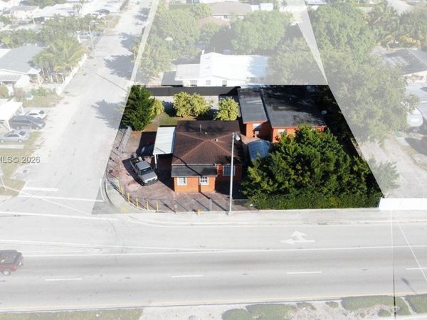 3575 NW 103rd St, Miami, FL 33147