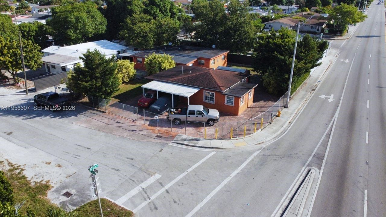 3575 NW 103rd St, Miami, FL 33147 Photo