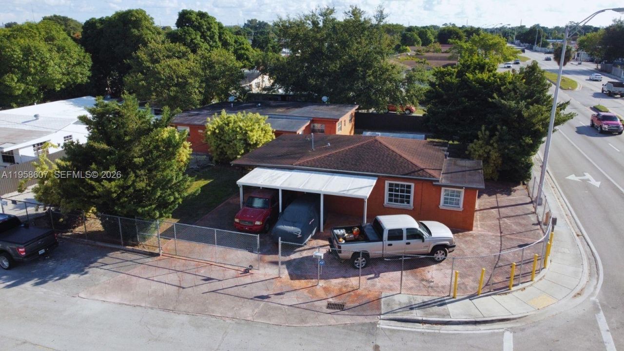 3575 NW 103rd St, Miami, FL 33147 Photo