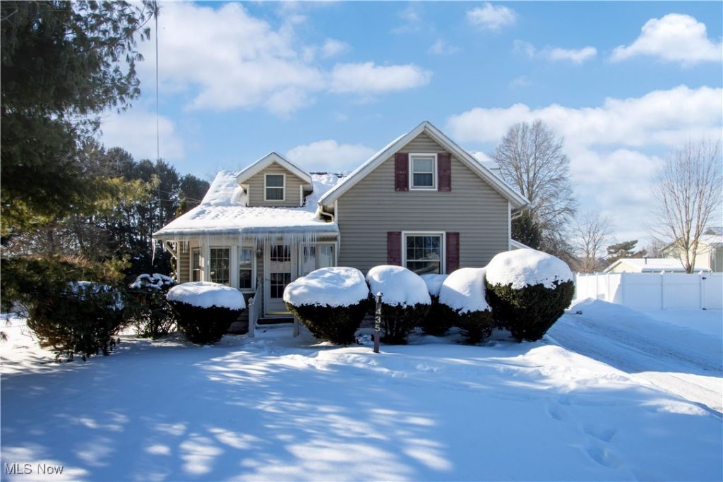 435 Locust Street S, Canal Fulton, OH 44614 Main Photo