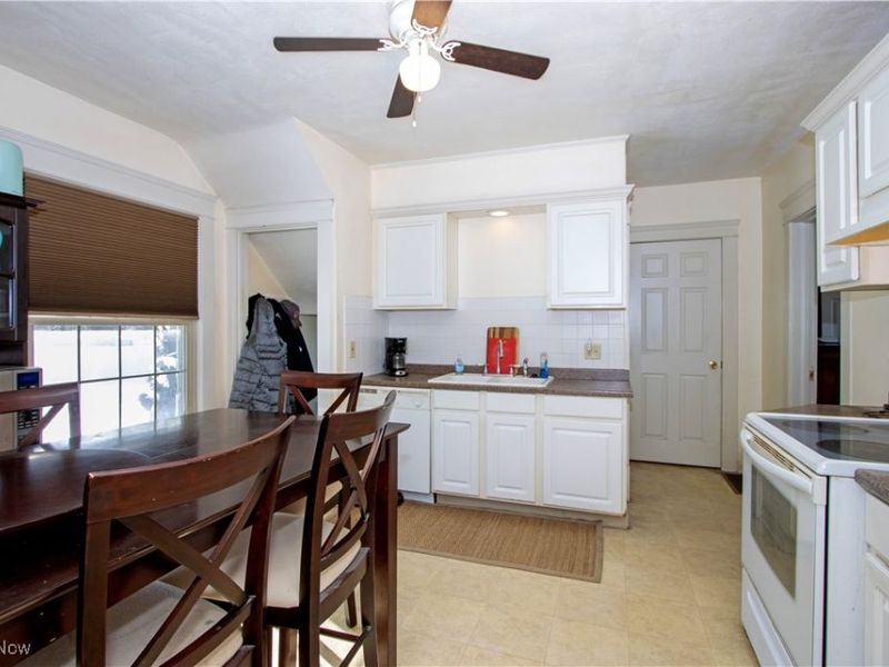 435 Locust Street S, Canal Fulton, OH 44614 Photo 9