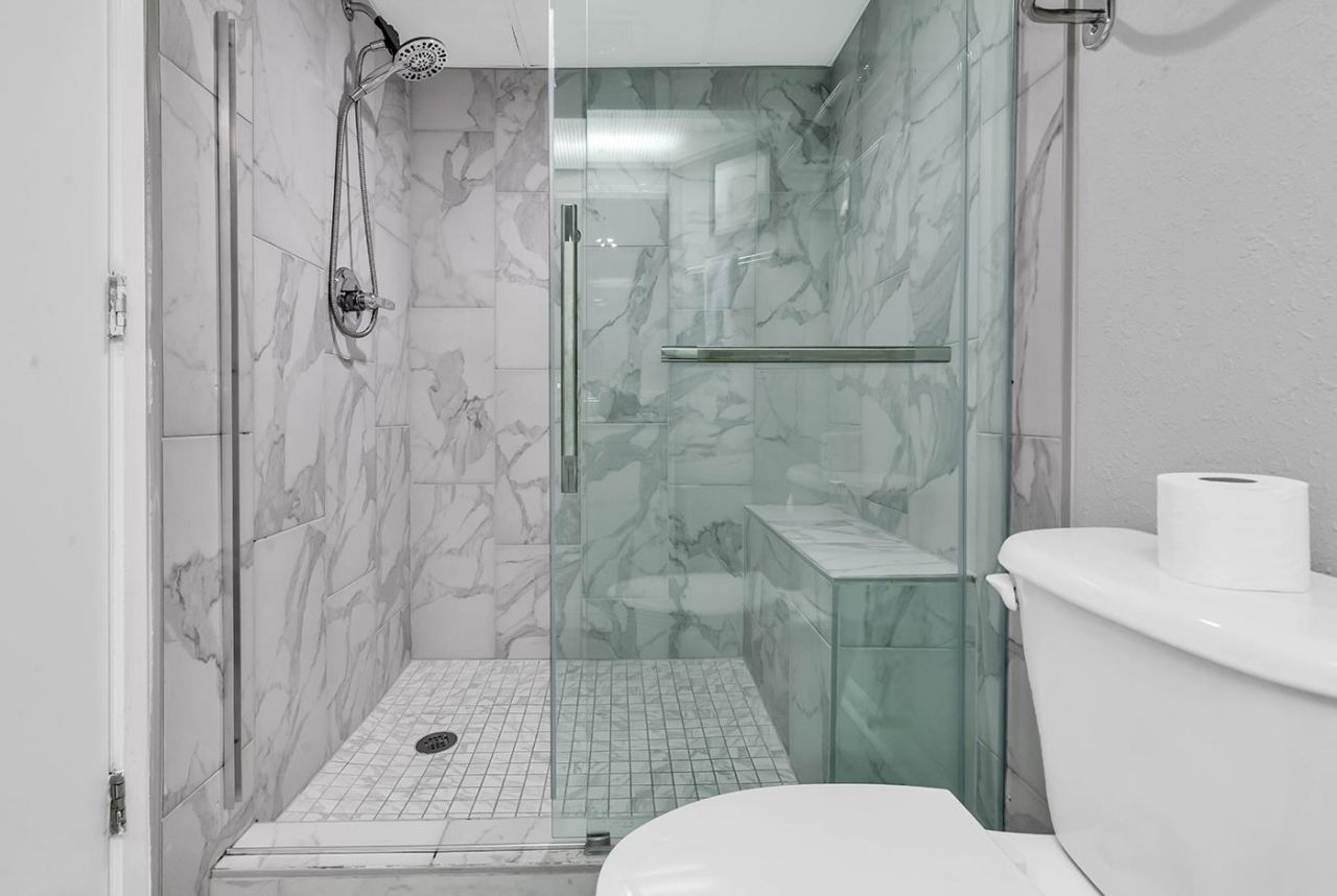 2300 N Ocean Blvd. Photo 13