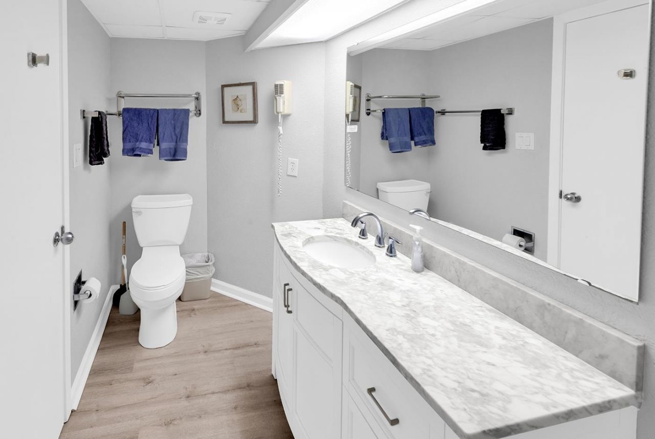 2300 N Ocean Blvd. Photo 17