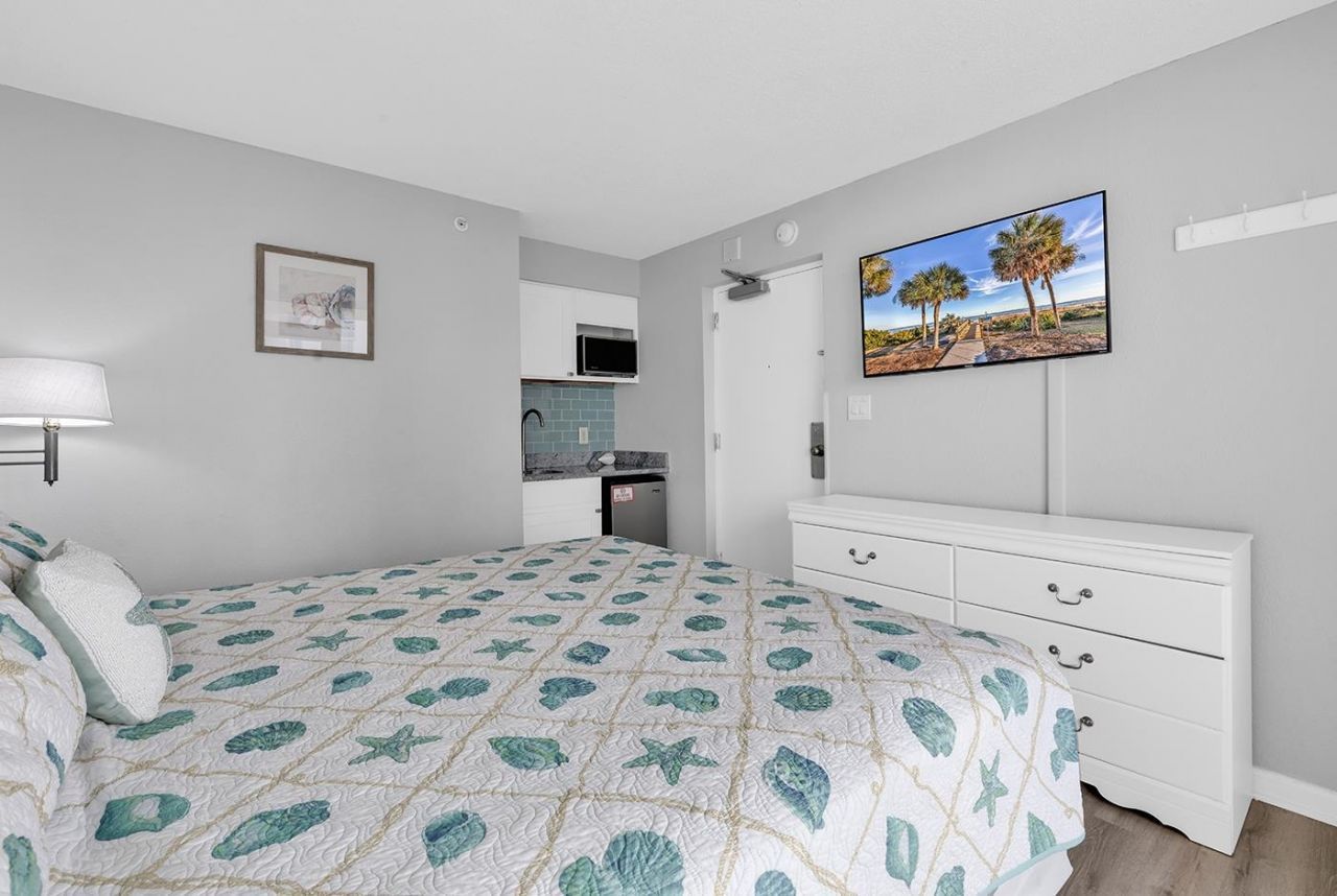 2300 N Ocean Blvd. Photo 24