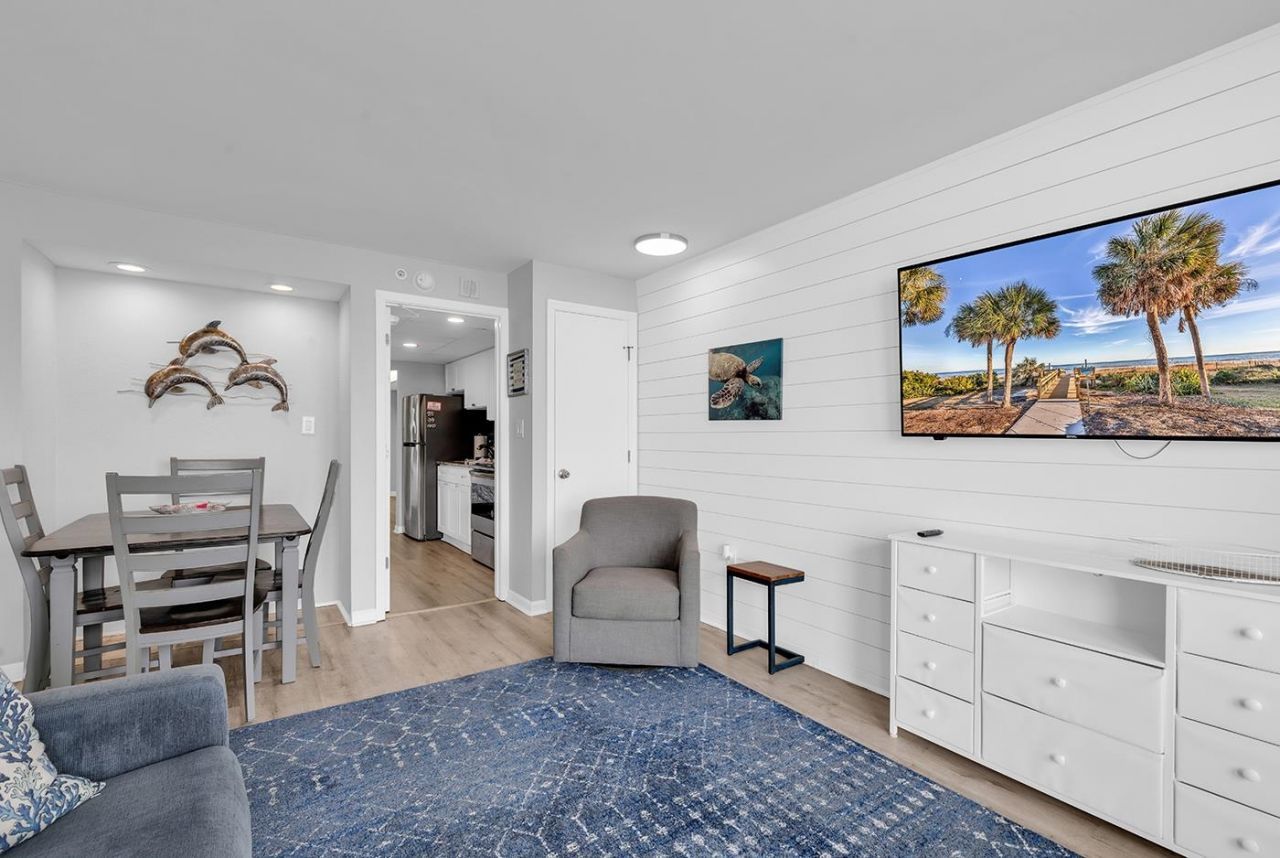 2300 N Ocean Blvd. Photo 6