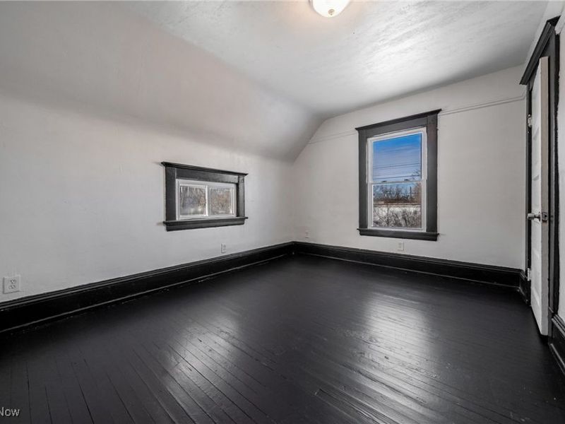 1760 Carlyon Road, Cleveland, OH 44112 Photo 23