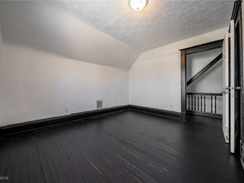 1760 Carlyon Road, Cleveland, OH 44112 Photo 25