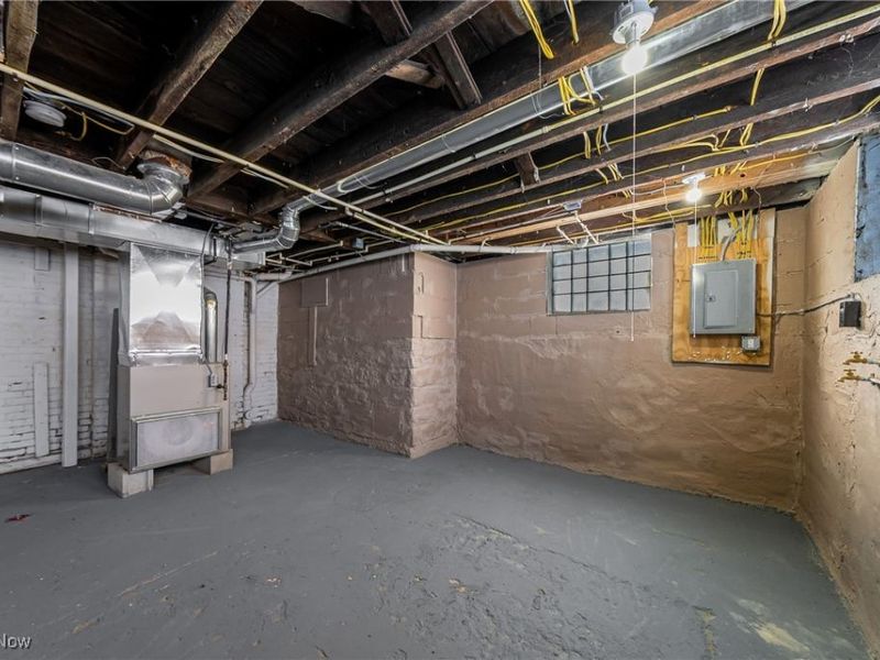 1760 Carlyon Road, Cleveland, OH 44112 Photo 35