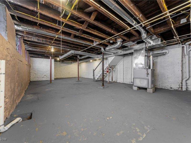 1760 Carlyon Road, Cleveland, OH 44112 Photo 38