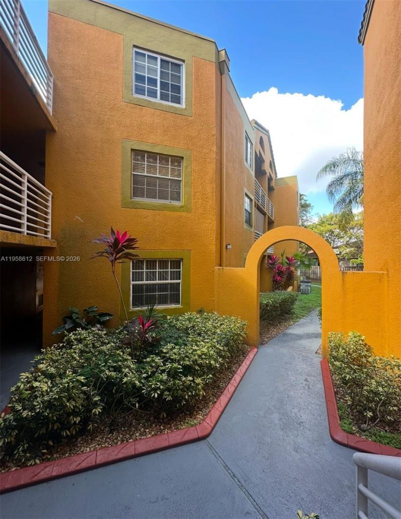 9731 Fontainebleau Blvd, Unit F210, Miami, FL 33172 Photo