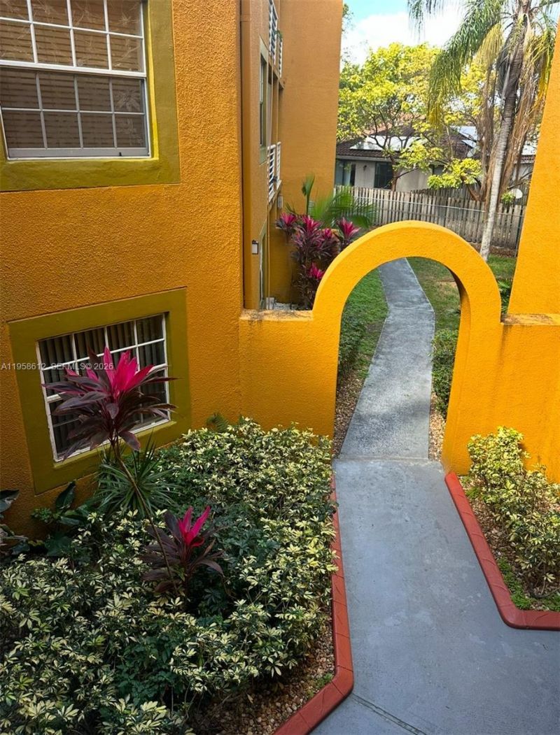 9731 Fontainebleau Blvd, Unit F210, Miami, FL 33172 Photo