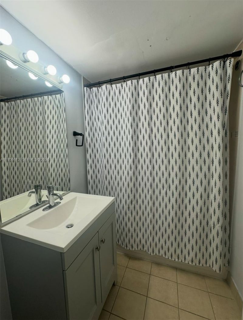 9731 Fontainebleau Blvd, Unit F210, Miami, FL 33172 Photo