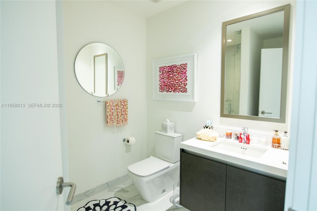 851 NE 1st Ave, Unit 811, Miami, FL 33132 Photo