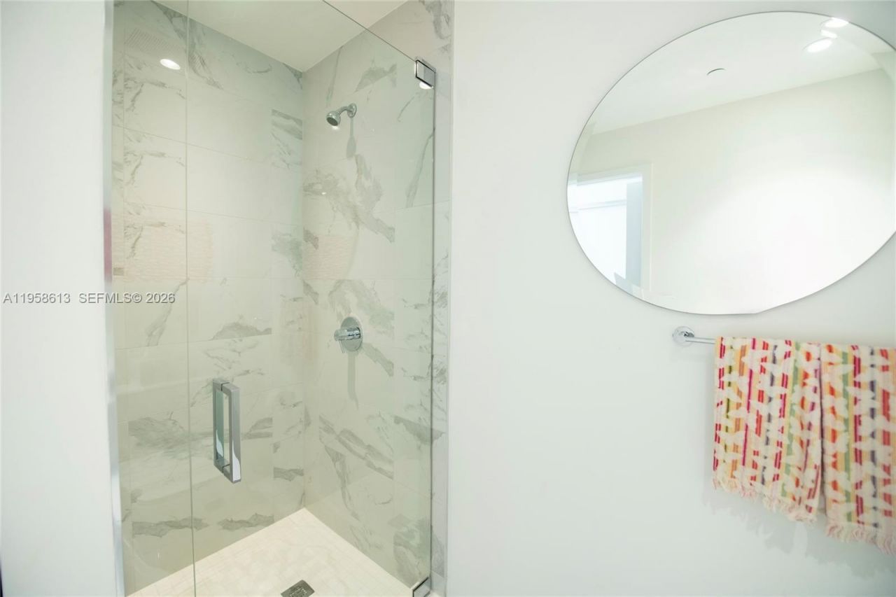 851 NE 1st Ave, Unit 811, Miami, FL 33132 Photo