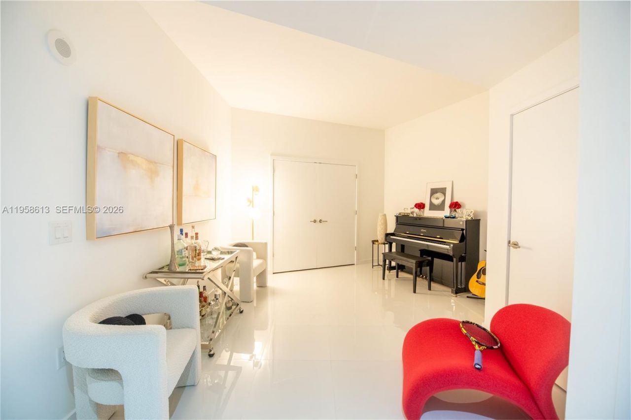 851 NE 1st Ave, Unit 811, Miami, FL 33132 Photo