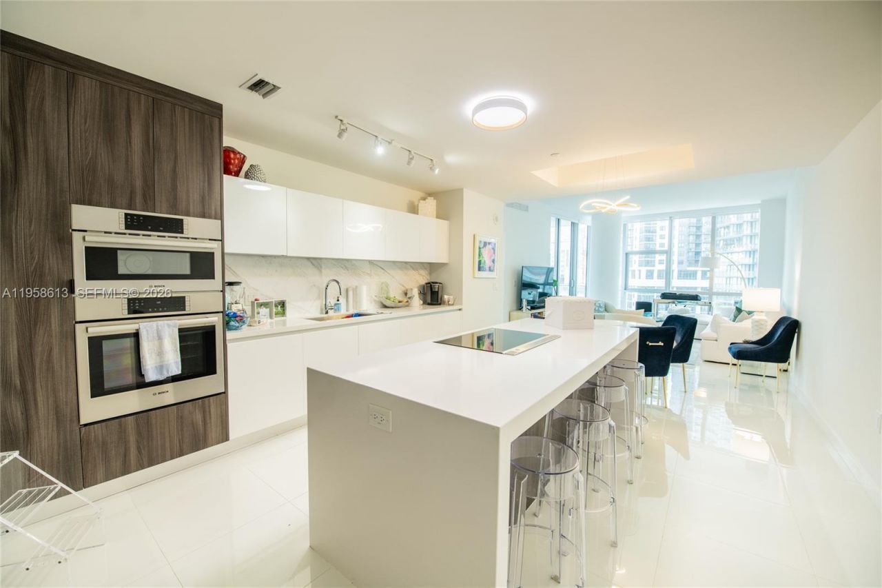 851 NE 1st Ave, Unit 811, Miami, FL 33132 Photo