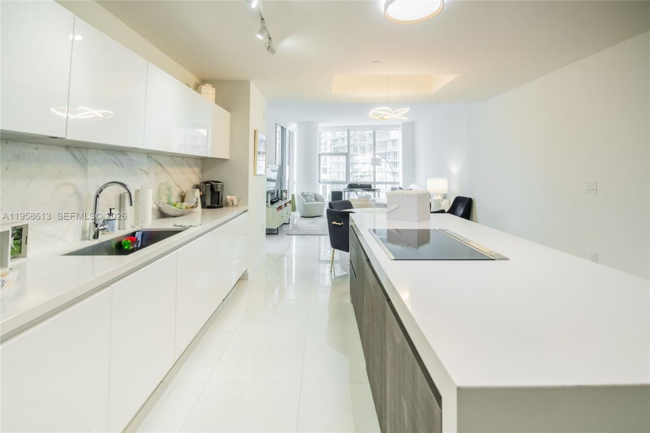 851 NE 1st Ave, Unit 811, Miami, FL 33132 Photo