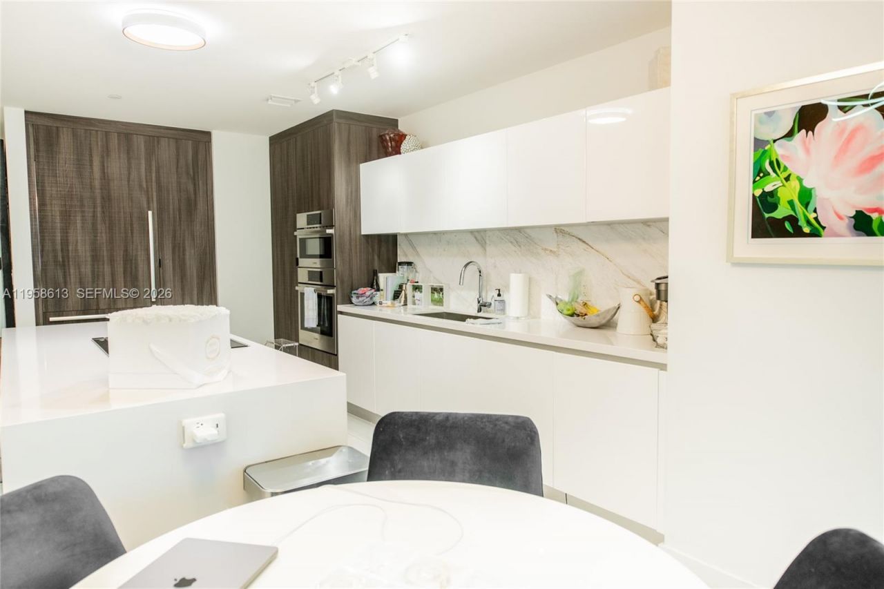 851 NE 1st Ave, Unit 811, Miami, FL 33132 Photo
