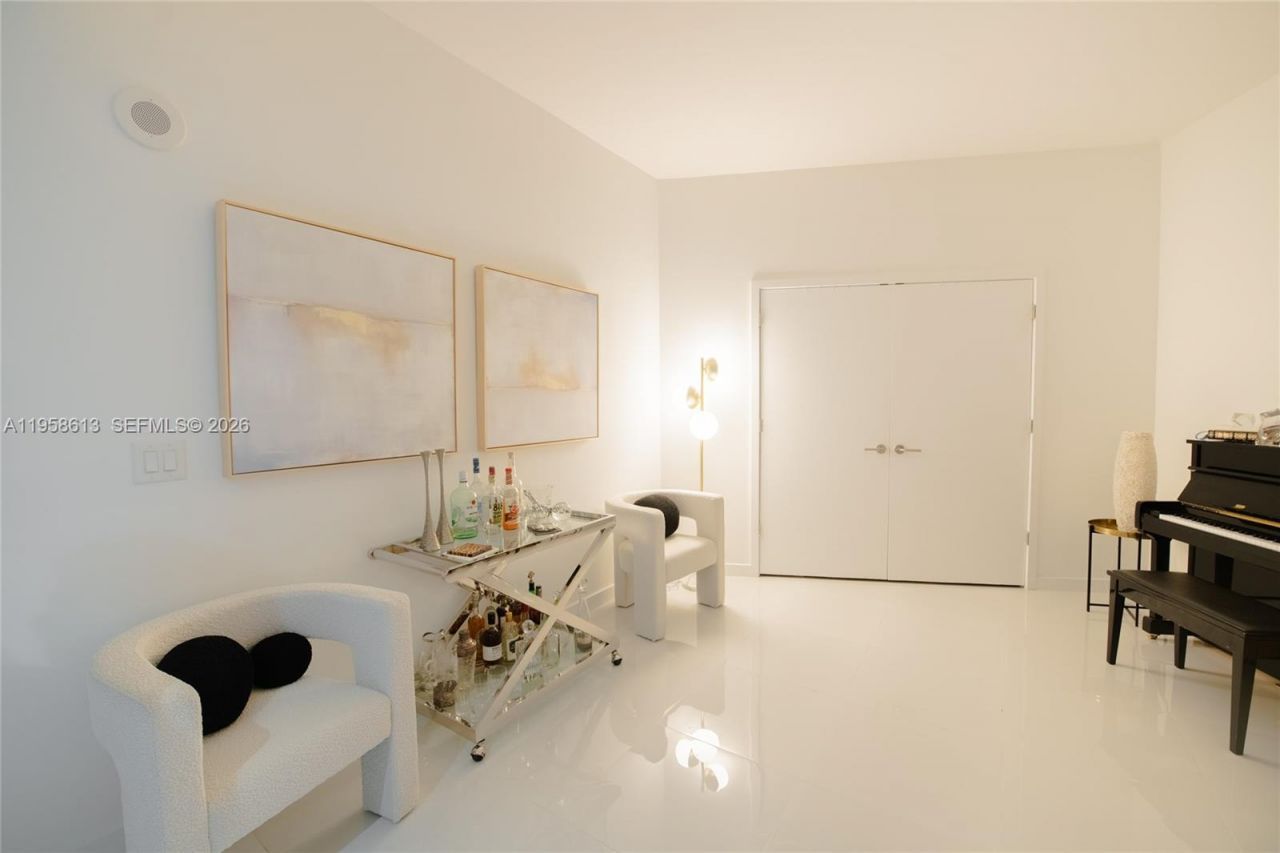 851 NE 1st Ave, Unit 811, Miami, FL 33132 Photo