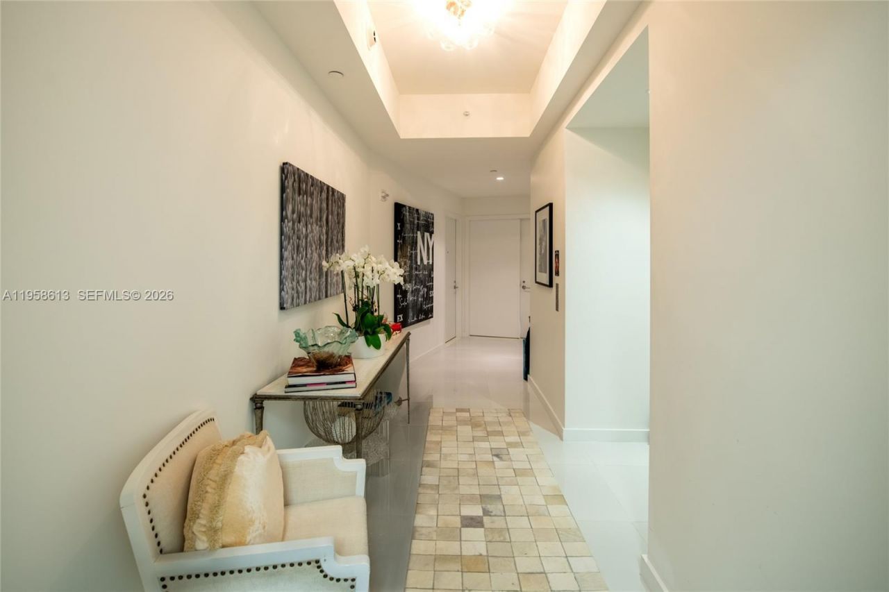 851 NE 1st Ave, Unit 811, Miami, FL 33132 Photo