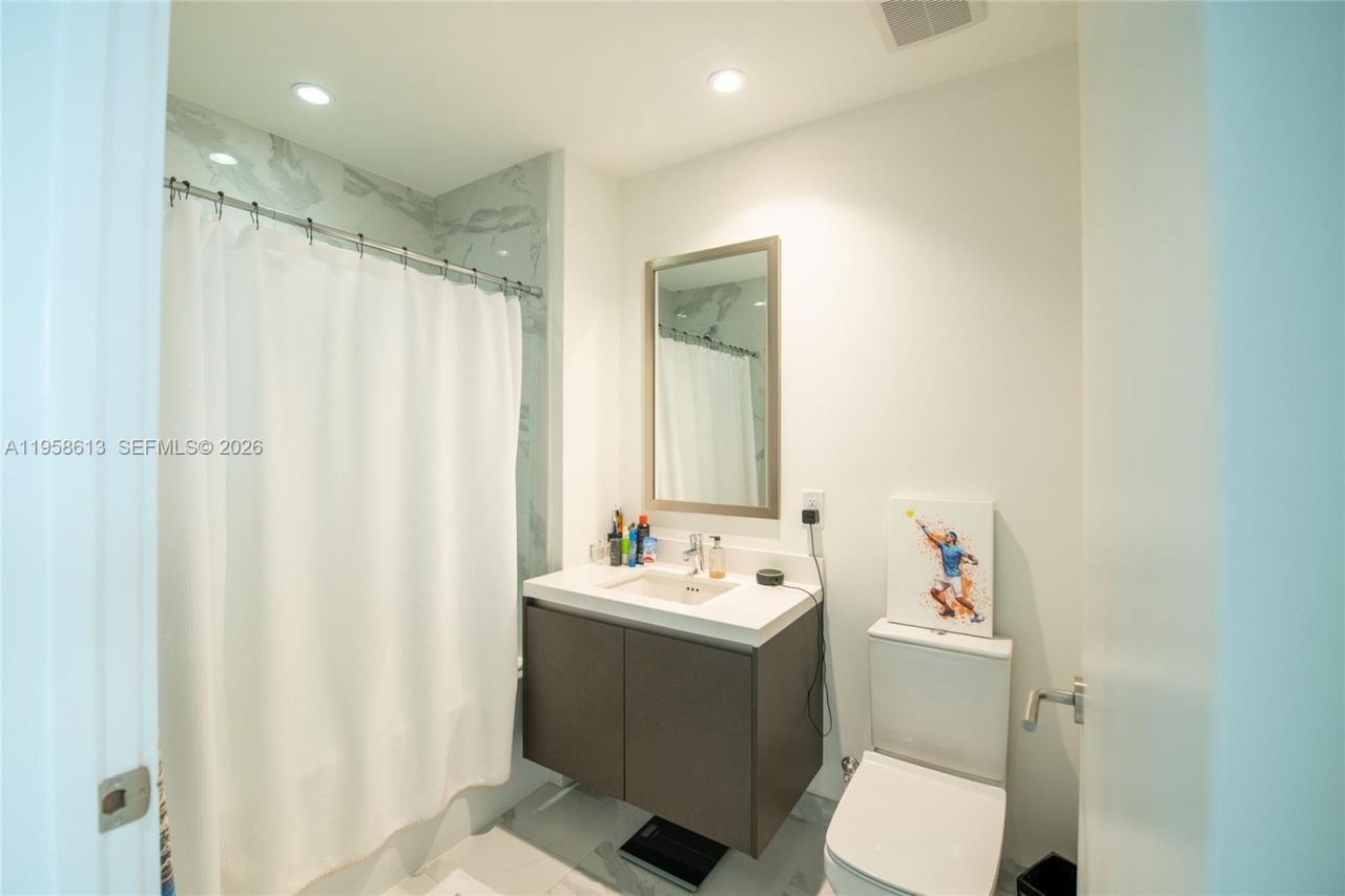 851 NE 1st Ave, Unit 811, Miami, FL 33132 Photo