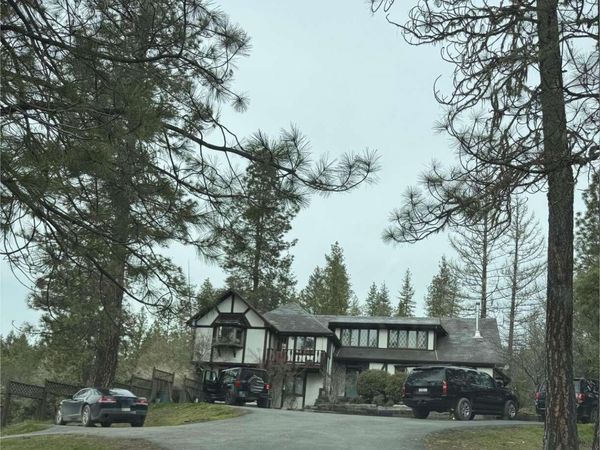 4196 E Evans Creek, Rogue River, OR 97537