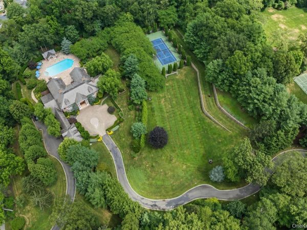 660 Chicken Valley Road, Matinecock, NY 11560