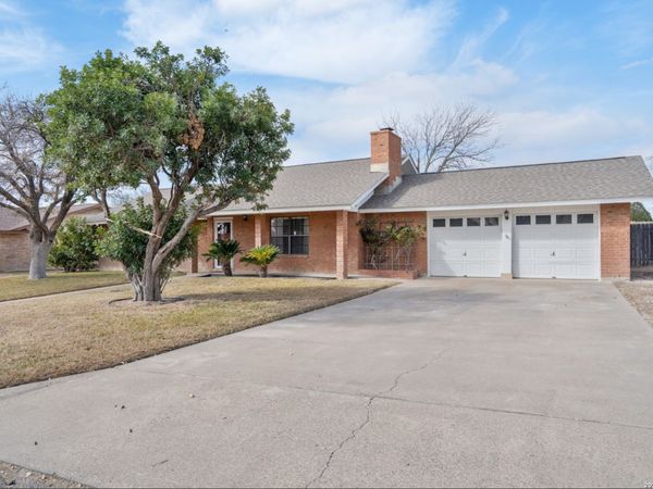 201 Peacepipe, Del Rio, TX 78840