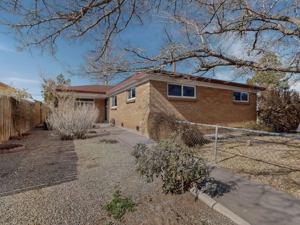 1317 Kentucky Street NE, Albuquerque, NM 87110