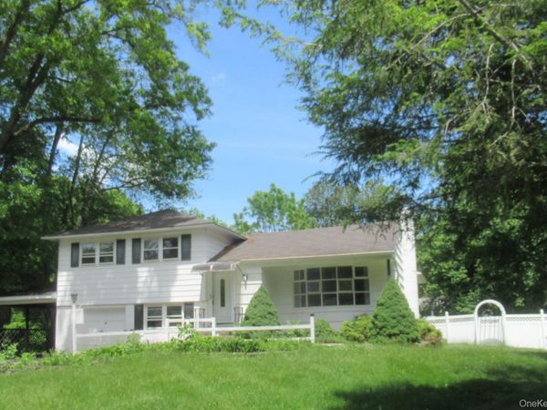 10 Lori Street, Poughkeepsie, NY 12603