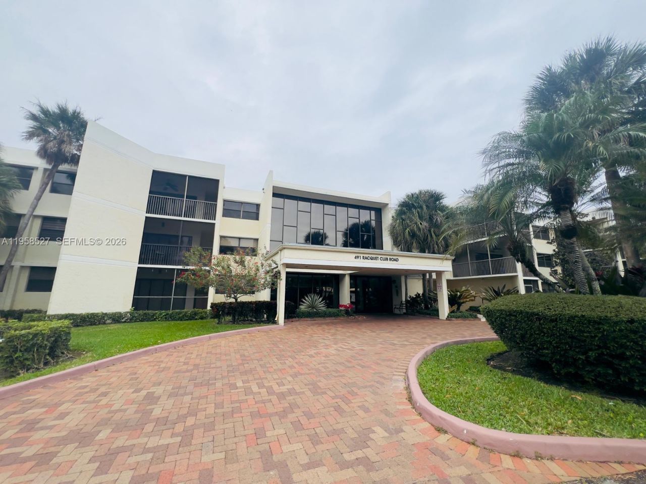 491 Racquet Club Rd, Unit 211, Weston, FL 33326 Photo