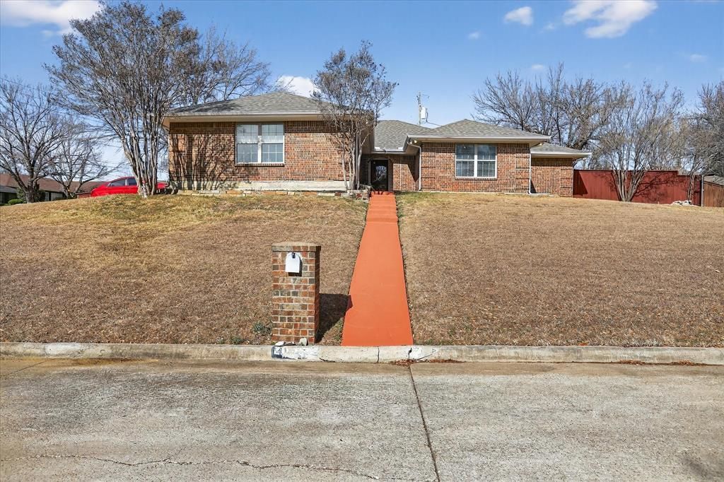 2010 Libby Lane, Grand Prairie, TX 75050 Main Photo