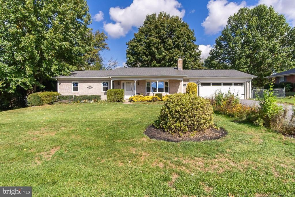 8 Brightwood Drive, Hagerstown, MD 21740 Main Photo