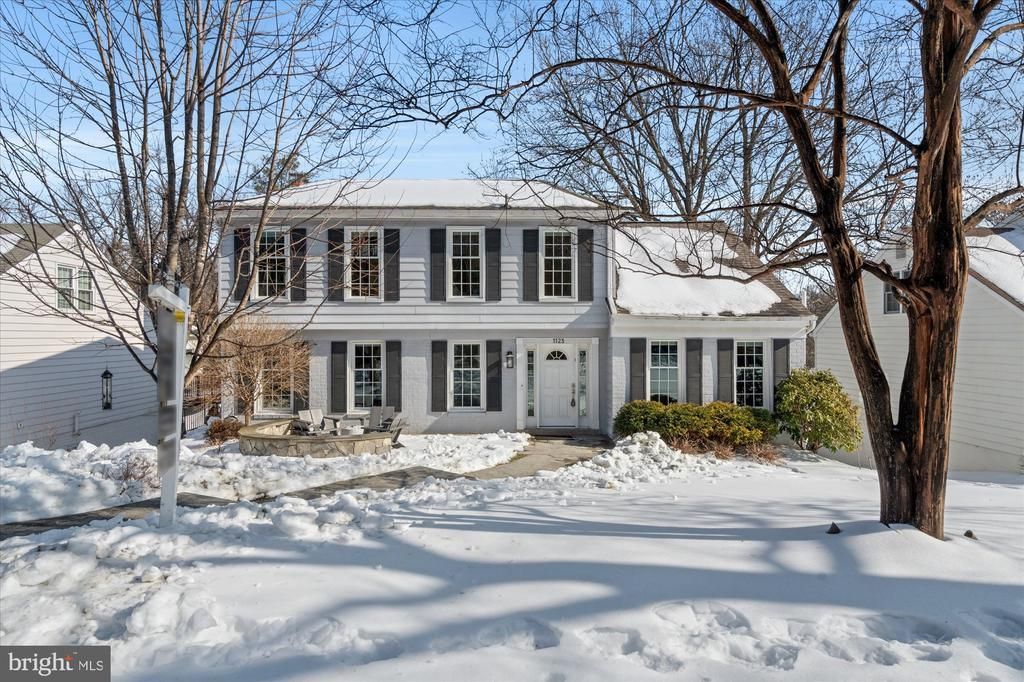 1123 Bayliss Drive, Alexandria, VA 22302 Main Photo