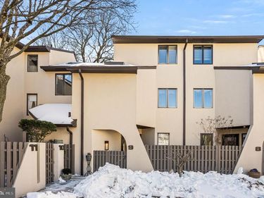 10 LLANFAIR ROAD, Unit 9, ARDMORE, PA 19003