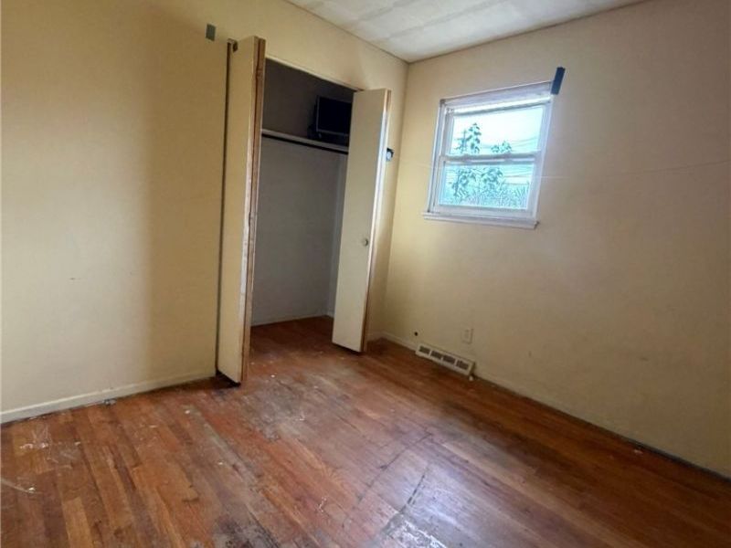 4549 Lee Road, Cleveland, OH 44128 Photo 11