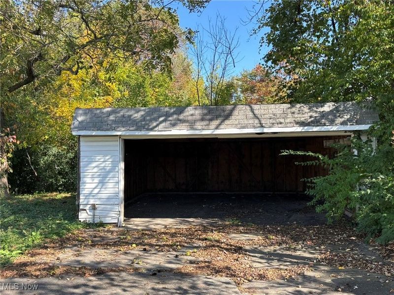 4549 Lee Road, Cleveland, OH 44128 Photo 19