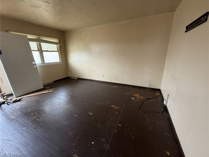 4549 Lee Road, Cleveland, OH 44128 Photo 5