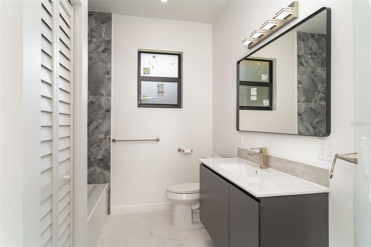 2141 Cork Oak Street, Sarasota, FL 34232 Photo