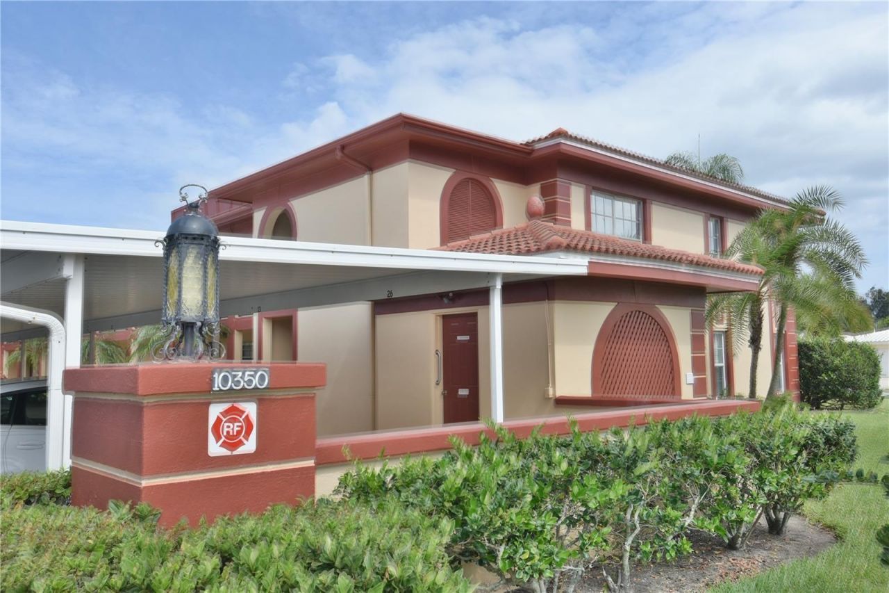 10350 Imperial Point Drive W, Unit 13, Largo, FL 33774 Main Photo