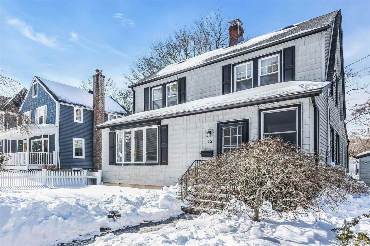 12 Summers Street, Oyster Bay, NY 11771 Main Photo