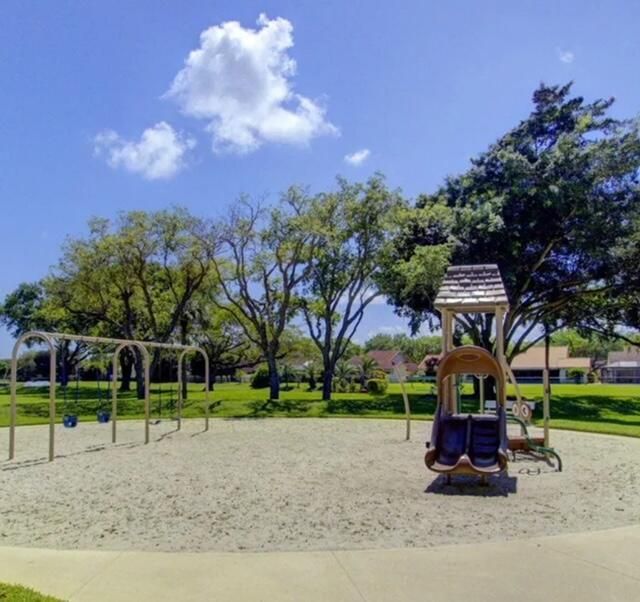 7002 70th Way, West Palm Beach, FL 33407 Photo