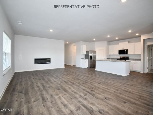 101 Gateway Drive , Jackson, TN 38305